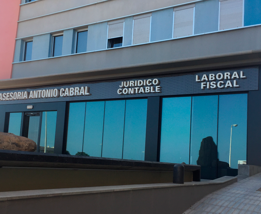 Letras corporeas anuncios luminosos torres las palmas 8